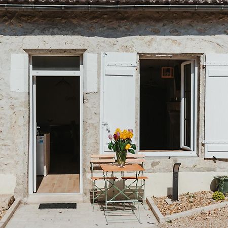Logis Auberge Du Centre Chitenay Exterior foto
