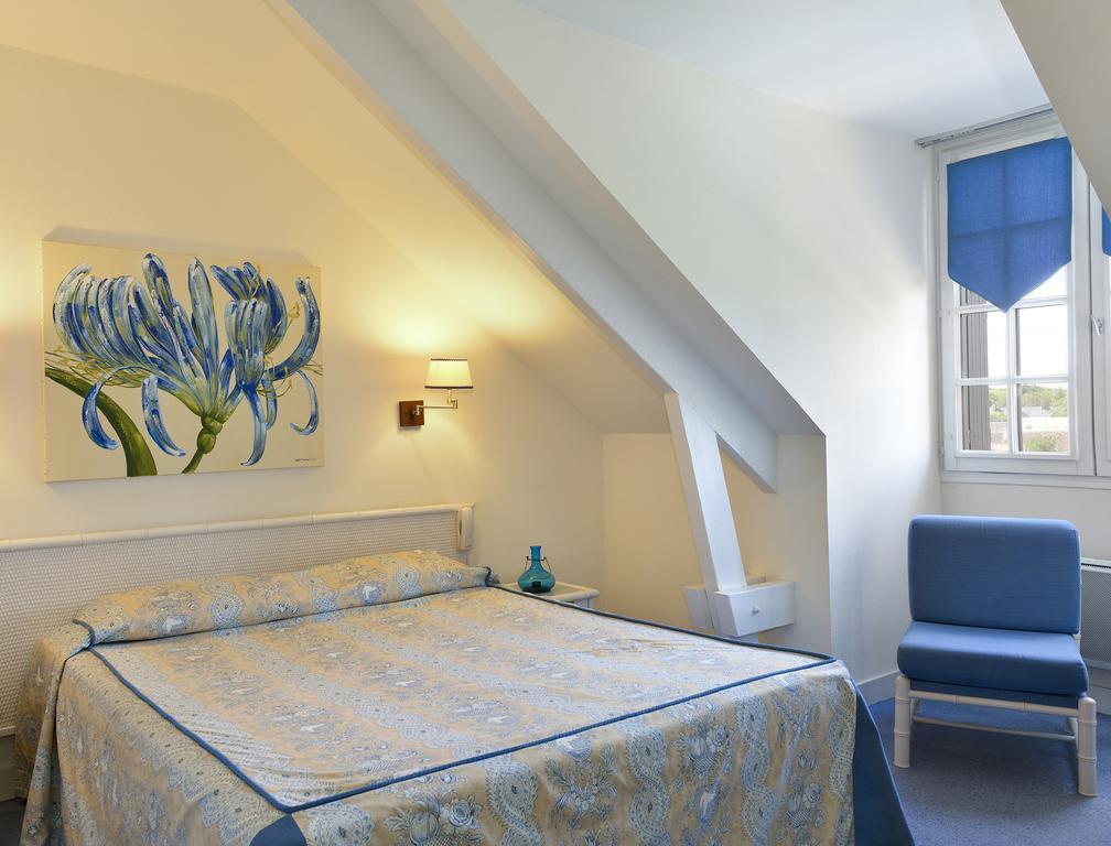 Logis Auberge Du Centre Chitenay Exterior foto